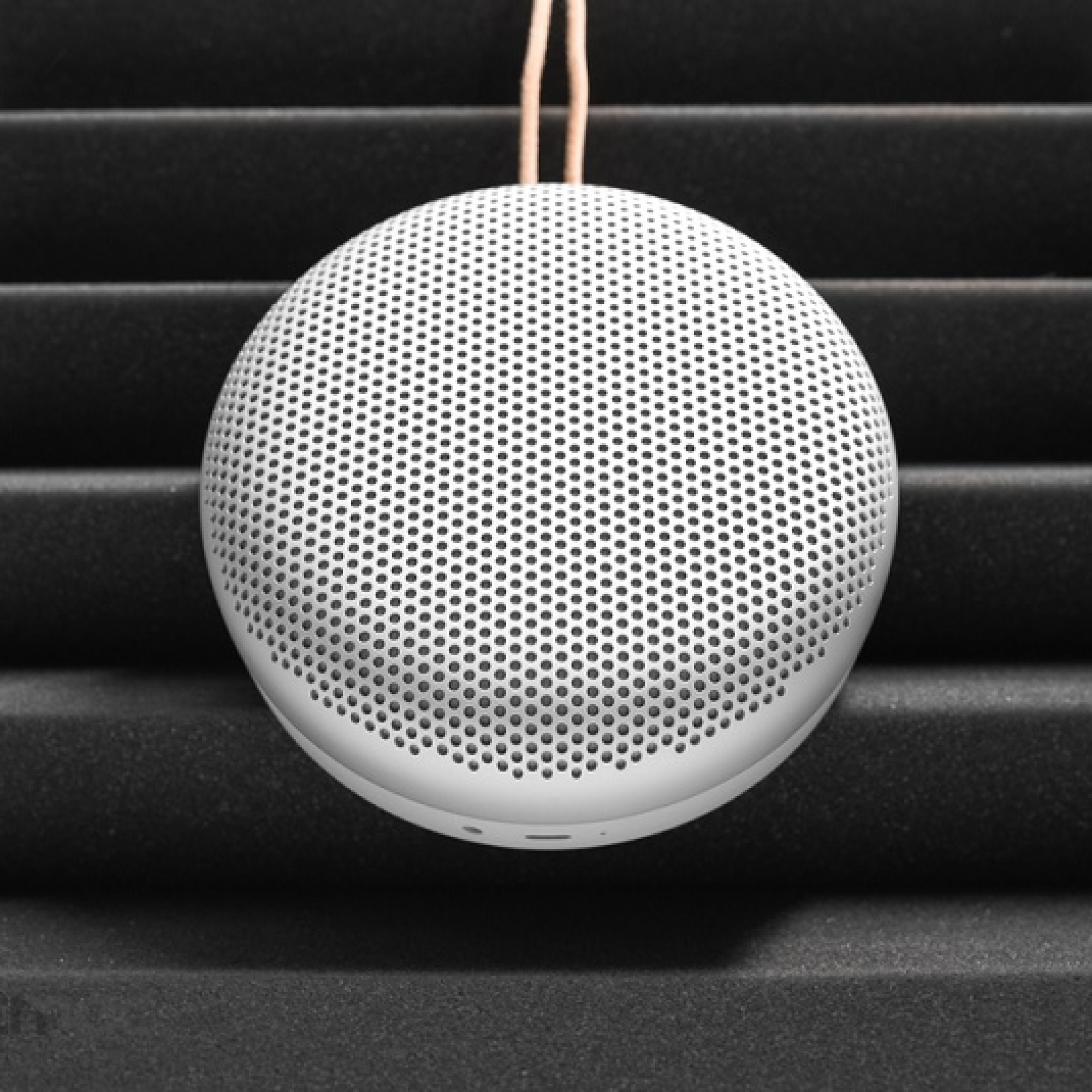 Bang and Olufsen BeoPlay A1 Natural
