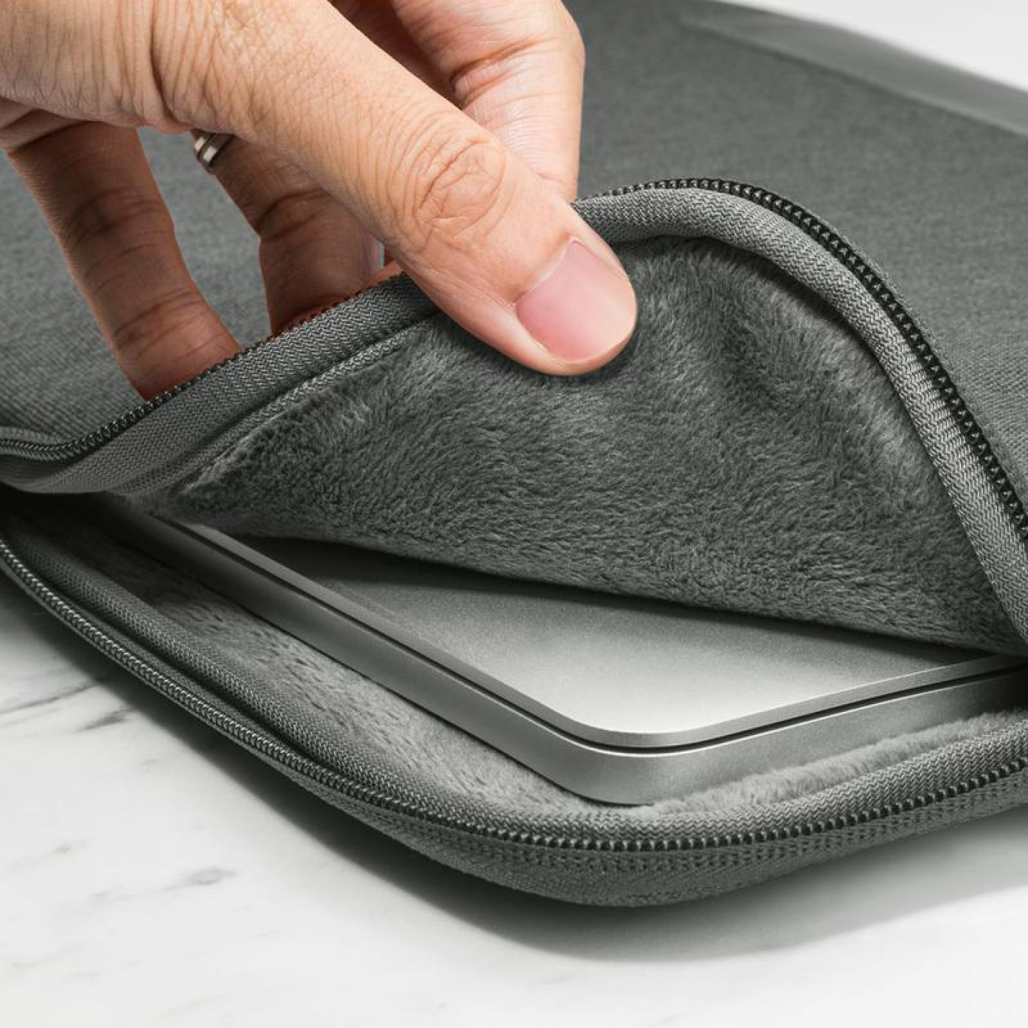 Чохол для ноутбука LAUT Profolio Protective Sleeve MacBook 13" Black (LAUT_MB13_PF_BK)