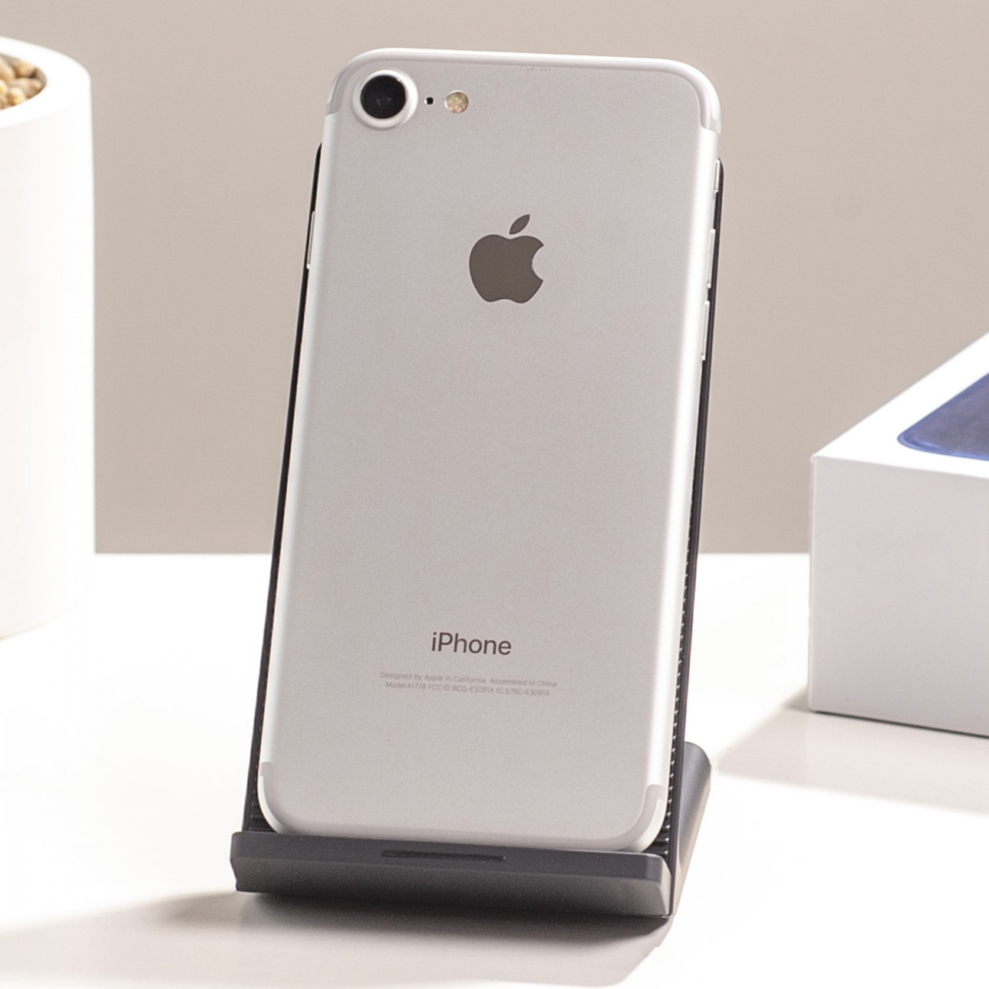 iPhone 7 128GB Silver (MN932) б/у