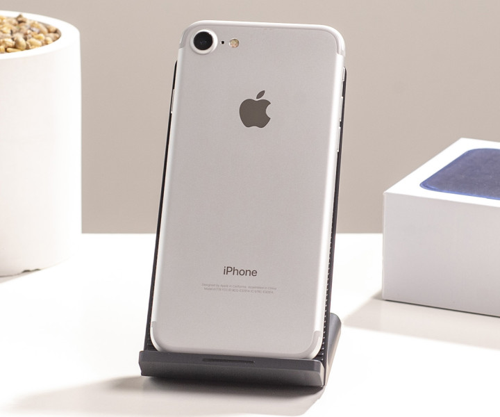 iPhone 7 128GB Silver (MN932) б/у