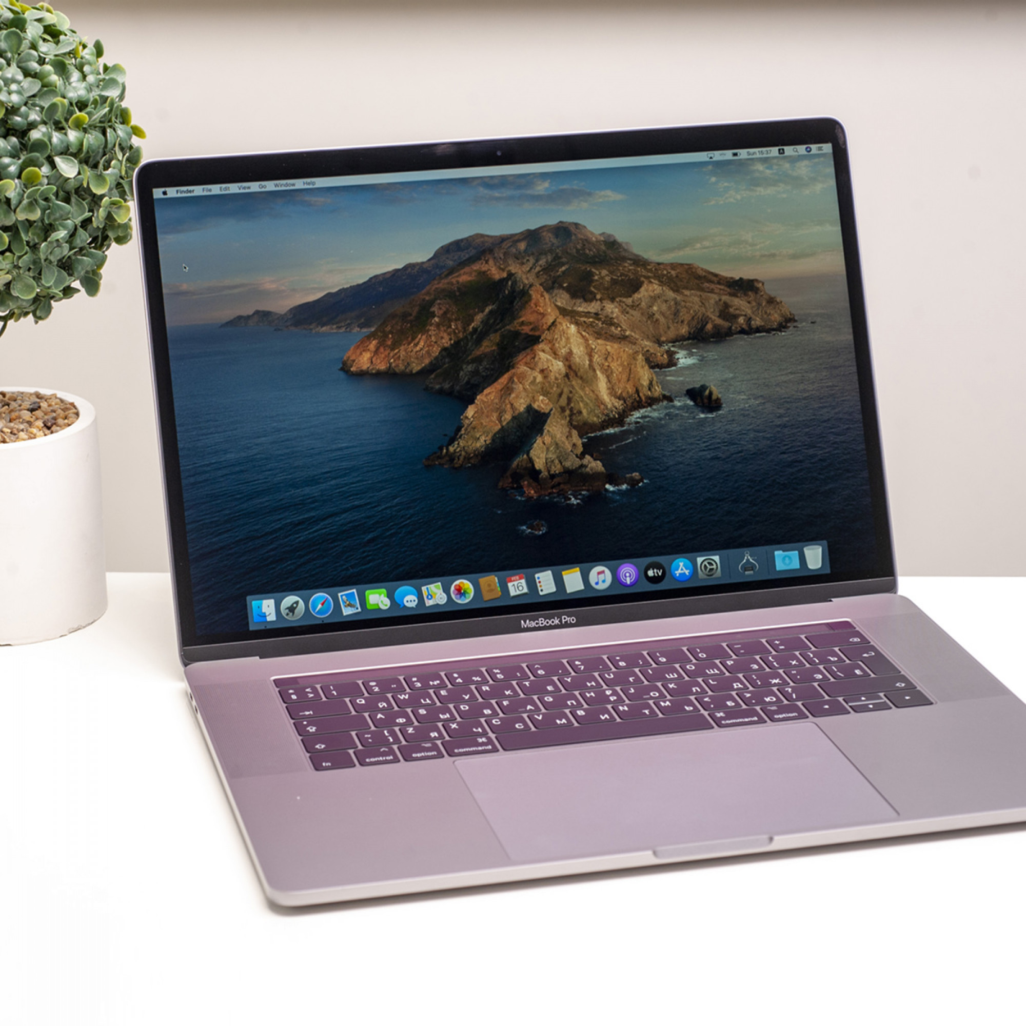 Apple MacBook Pro 15 Space Gray 2018 (MR932) б/у