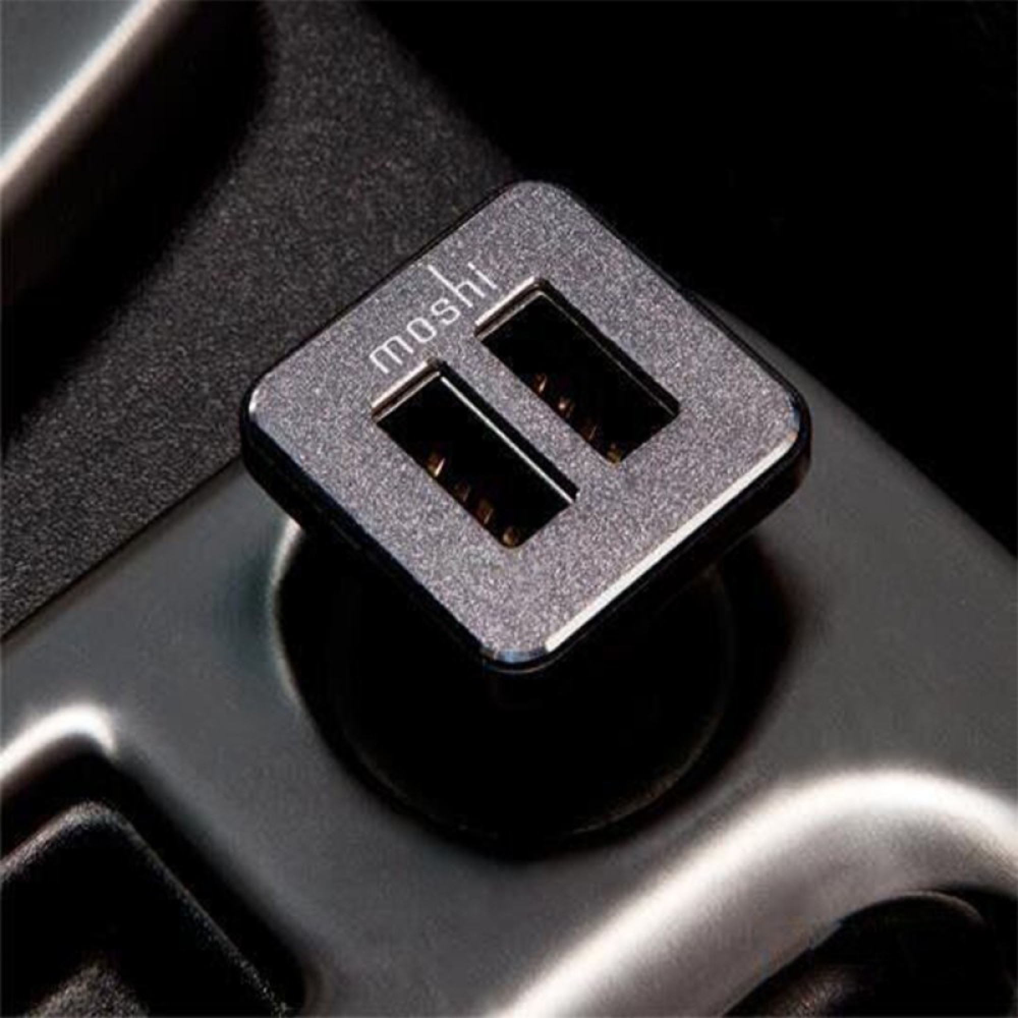 Автомобильное з/у Moshi Car Charger Revolt Duo (4.2 A) Black