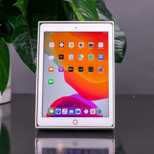 iPad 9.7' (2017) Wi-Fi, 32gb, Gold б/в