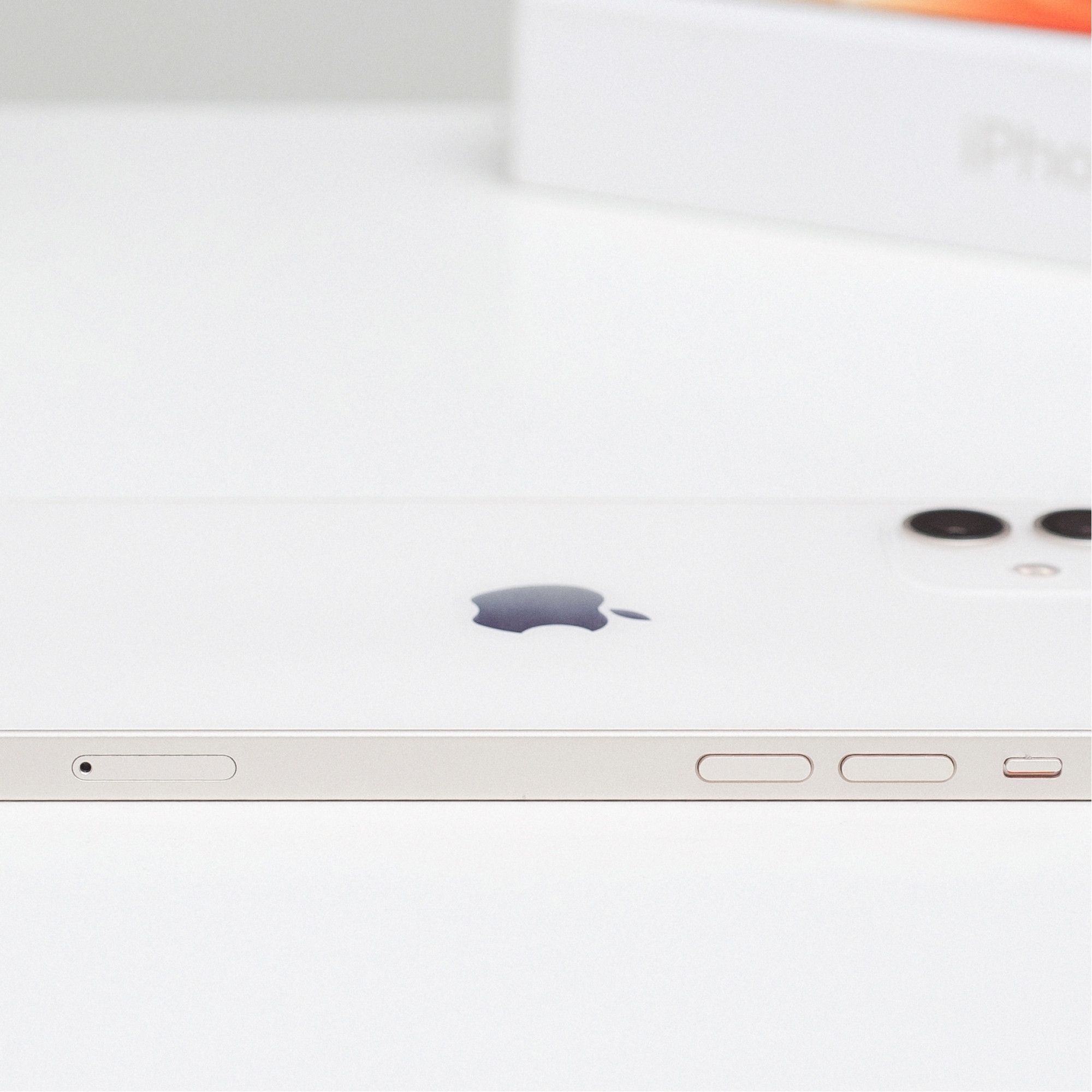 iPhone 12 128gb, White (MGJC3/MGHD3) б/у