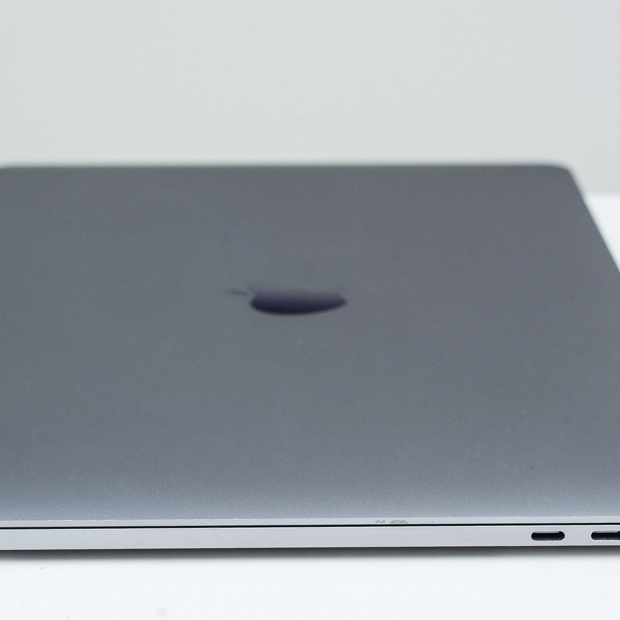 Apple MacBook Pro 13 Space Gray 2017 (MPXW2) б/у