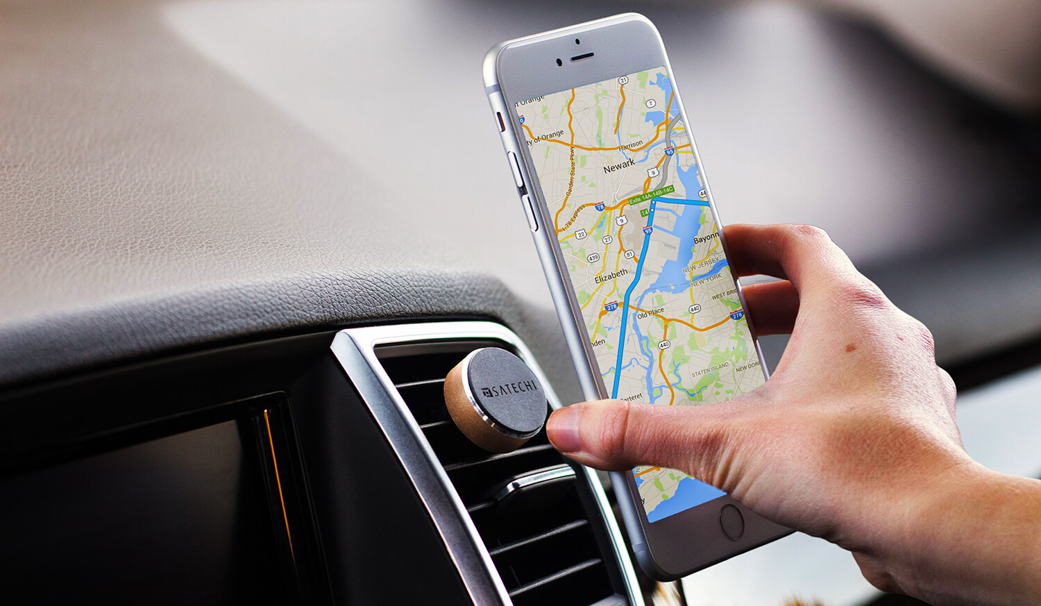  Satechi Aluminum Vent Magnet Mount Gold