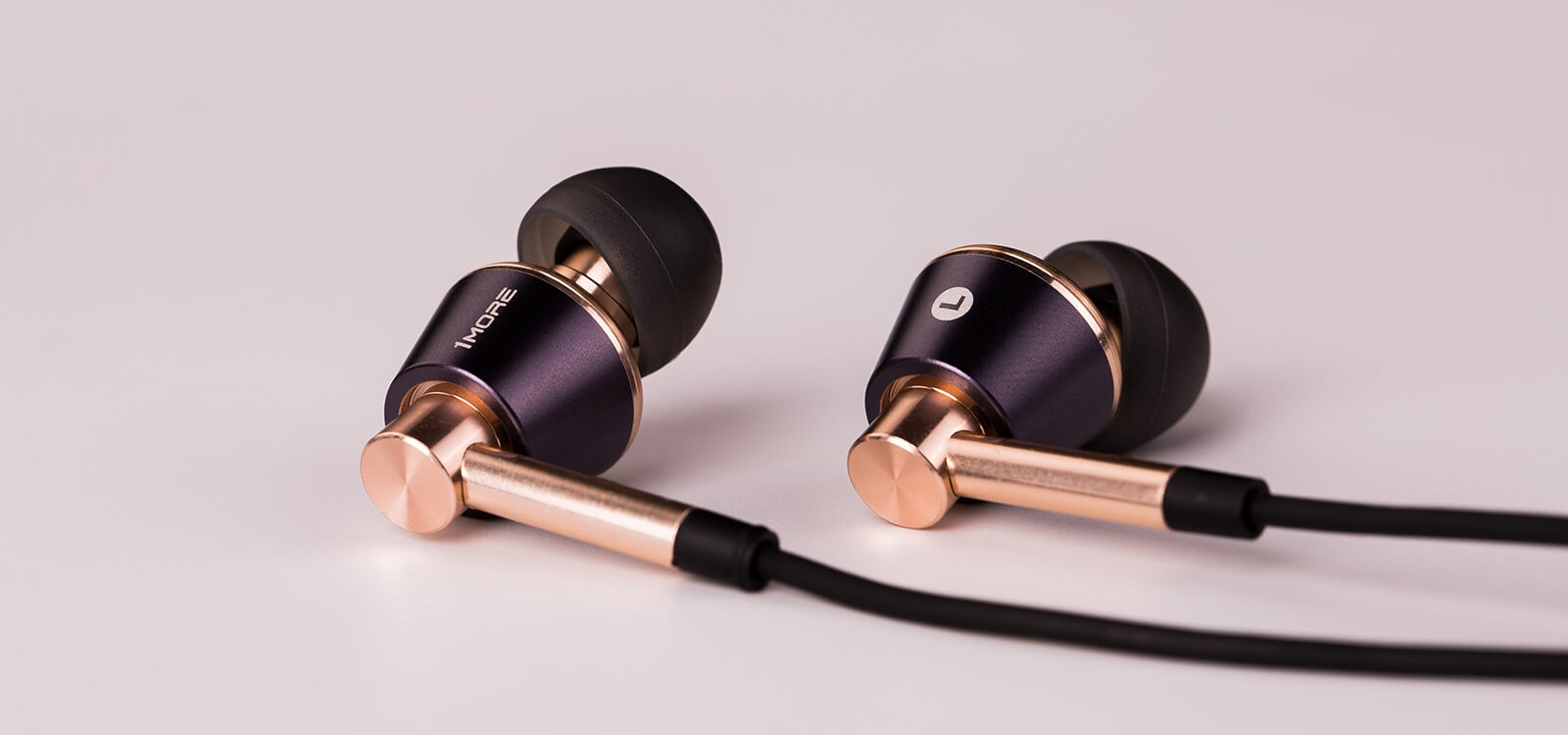 Наушники 1MORE Triple Driver In-Ear Headphones E1001